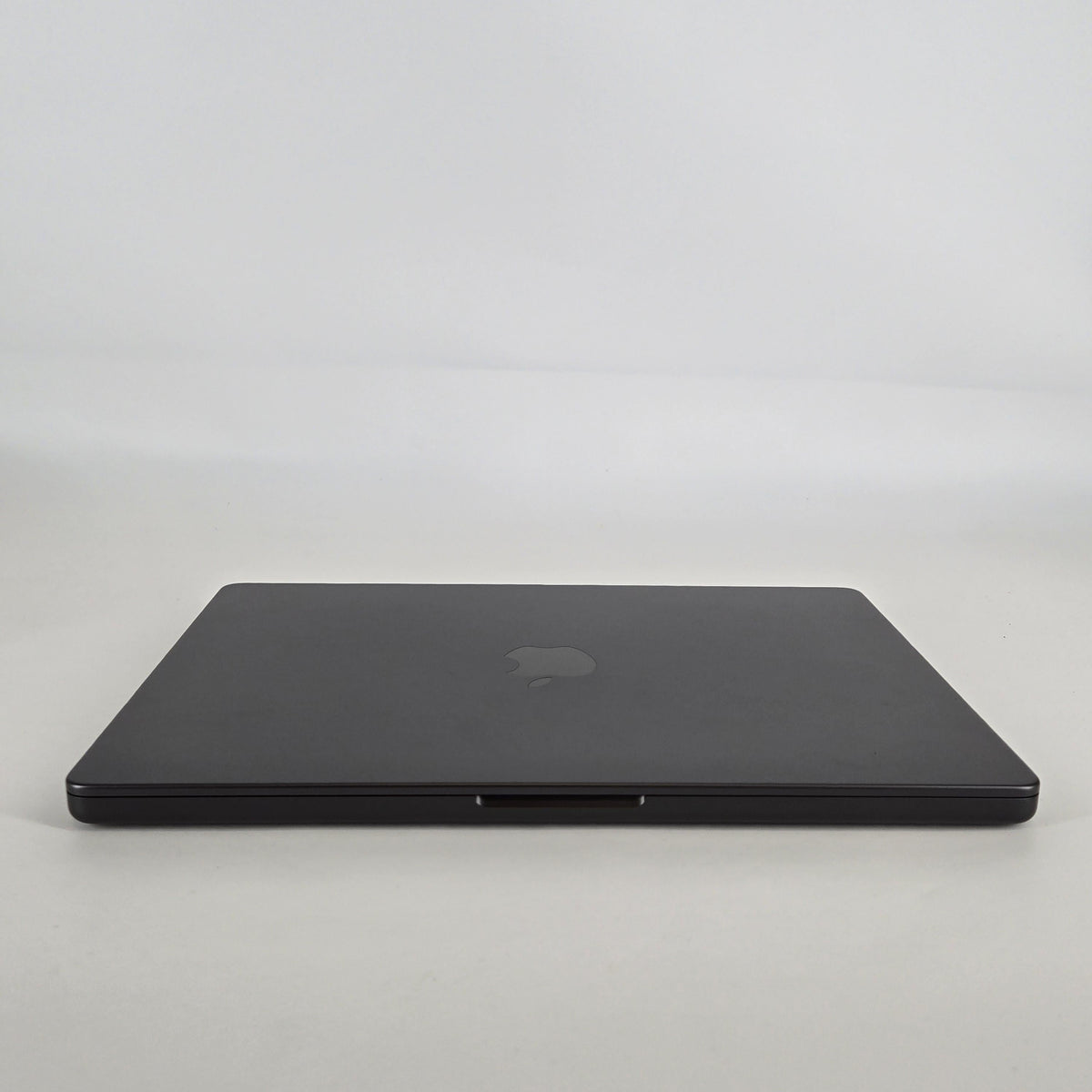 MacBook Pro 14 2025 Space Black M5 Pro 18-Core CPU 48GB Unified Memory 2TB Solid State Drive 20-Core GPU