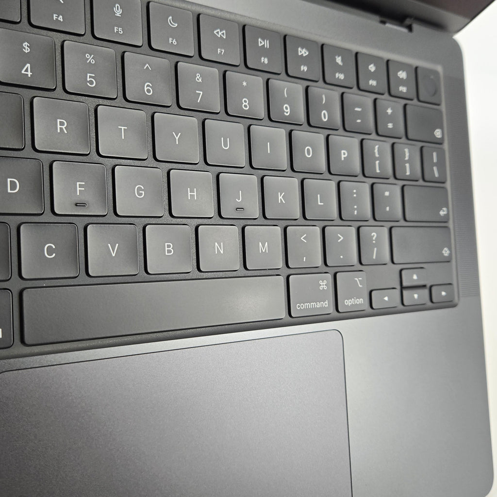 MacBook Pro 14 2025 Space Black M5 Pro 18-Core CPU 48GB Unified Memory 2TB Solid State Drive 20-Core GPU