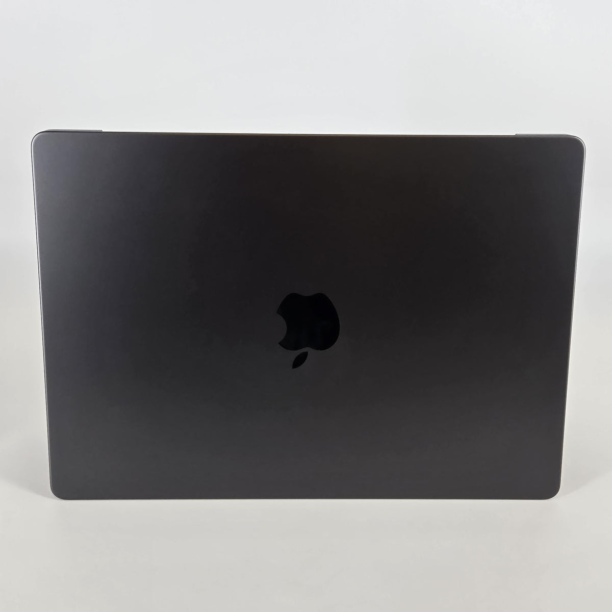 MacBook Pro 14 2025 Space Black M5 Pro 18-Core CPU 48GB Unified Memory 2TB Solid State Drive 20-Core GPU