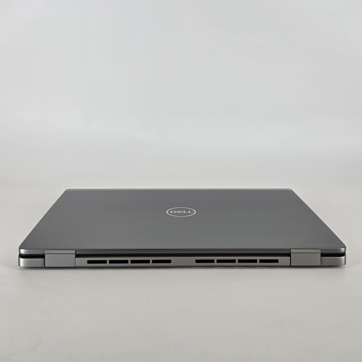 Dell Latitude 7440 14 Gray 1.8 GHz Intel Core i7 13th Gen. 32GB RAM 256GB Solid State Drive