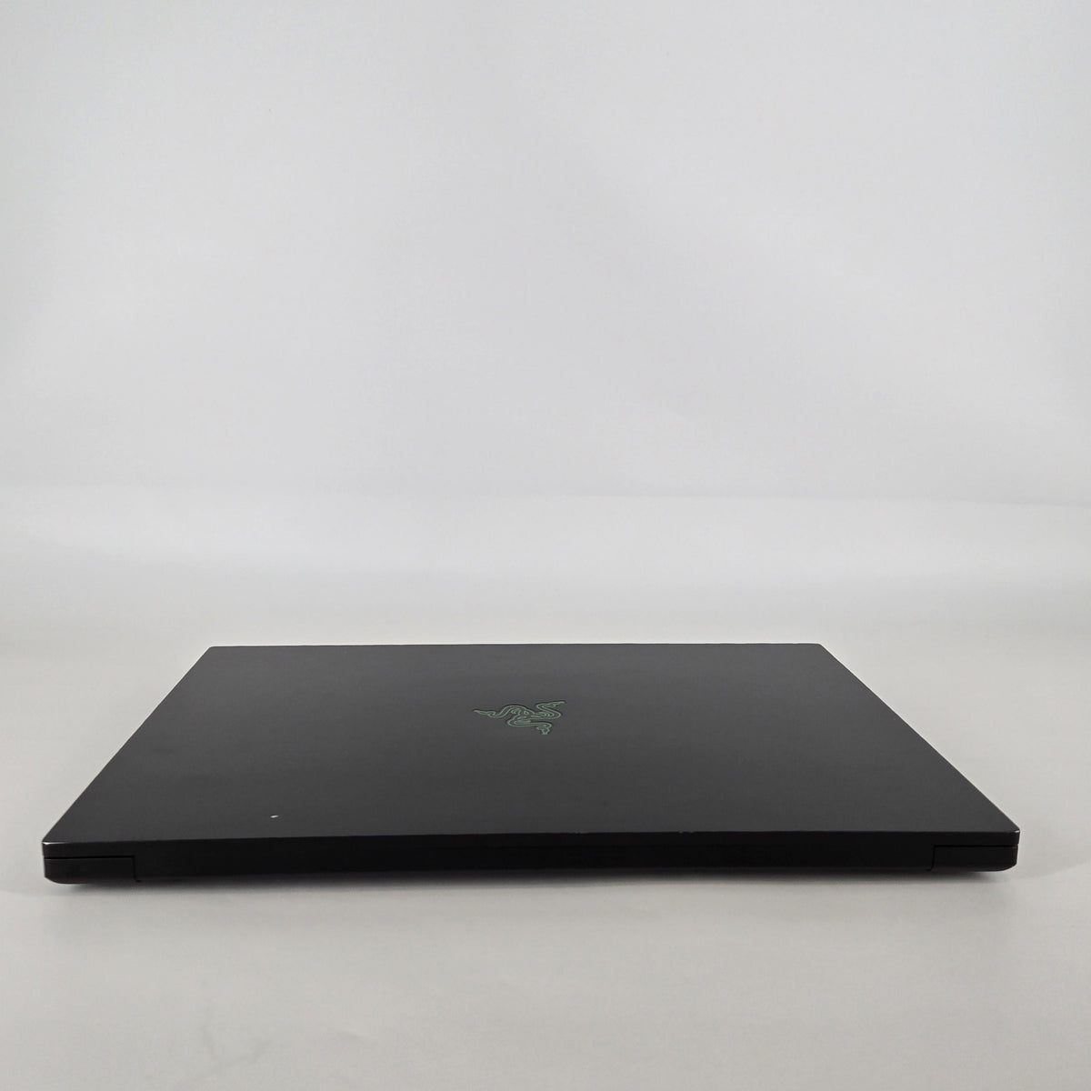 Razer Blade 18 2023 Black 2.2 GHz Intel Core i9 13th Gen. 32GB RAM 1TB Solid State Drive NVIDIA GeForce RTX 4080 12 GB