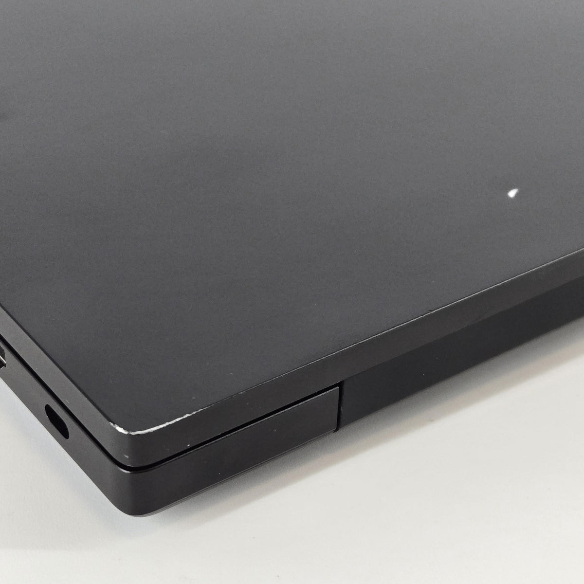 Razer Blade 18 2023 Black 2.2 GHz Intel Core i9 13th Gen. 32GB RAM 1TB Solid State Drive NVIDIA GeForce RTX 4080 12 GB