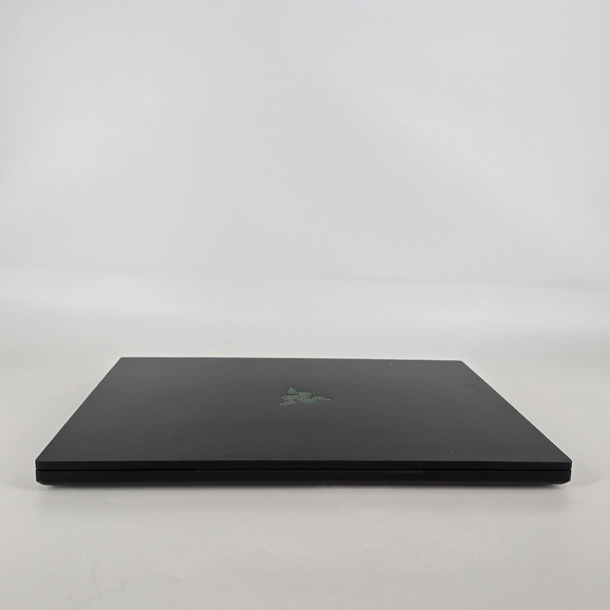 Razer Blade 18 2023 Black 2.2 GHz Intel Core i9 13th Gen. 32GB RAM 1TB Solid State Drive NVIDIA GeForce RTX 4080 12 GB