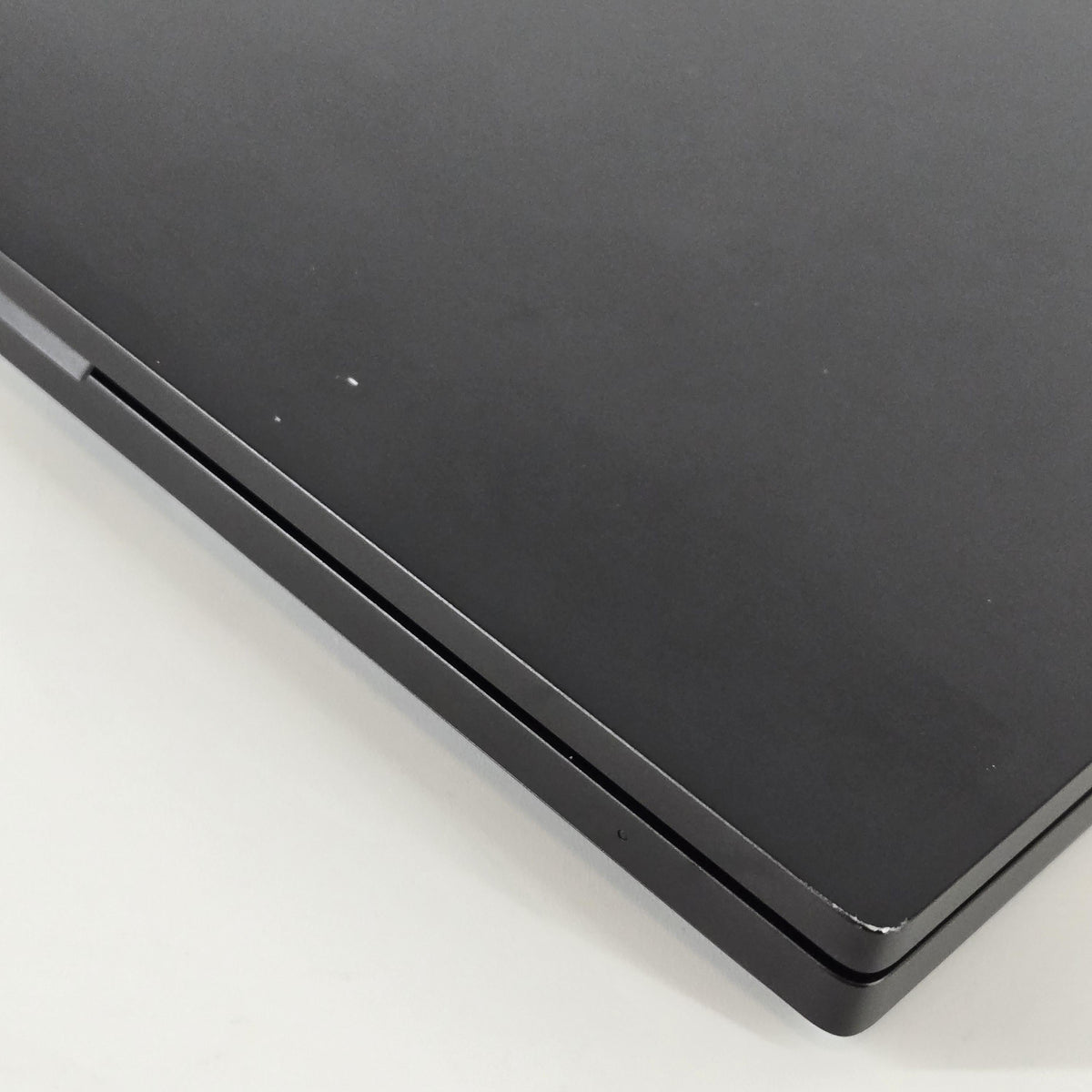 Razer Blade 18 2023 Black 2.2 GHz Intel Core i9 13th Gen. 32GB RAM 1TB Solid State Drive NVIDIA GeForce RTX 4080 12 GB