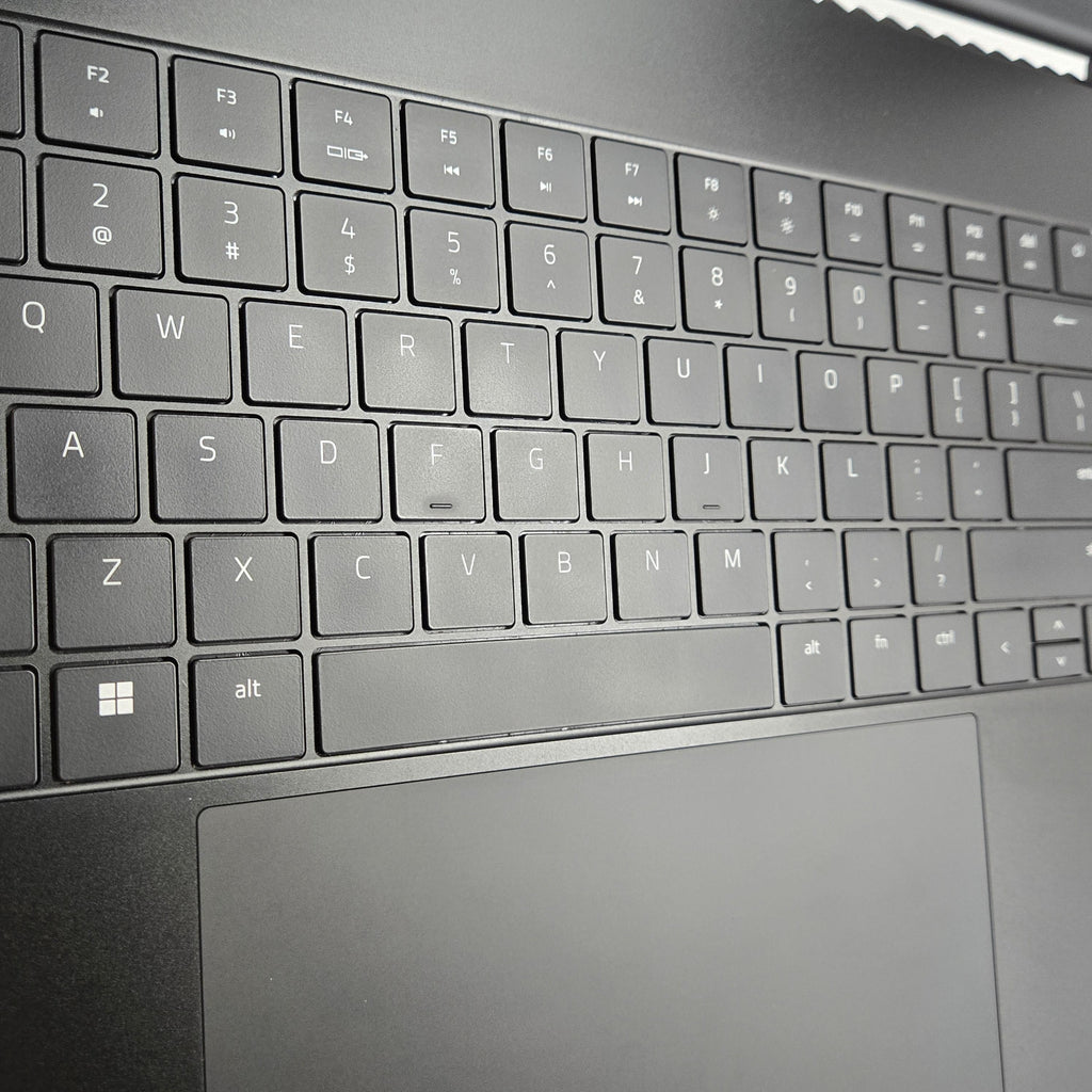 Razer Blade 18 2023 Black 2.2 GHz Intel Core i9 13th Gen. 32GB RAM 1TB Solid State Drive NVIDIA GeForce RTX 4080 12 GB