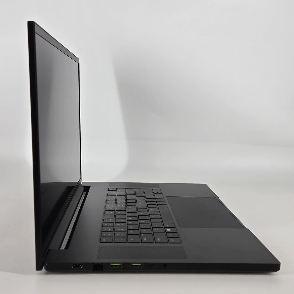 Razer Blade 18 2023 Black 2.2 GHz Intel Core i9 13th Gen. 32GB RAM 1TB Solid State Drive NVIDIA GeForce RTX 4080 12 GB