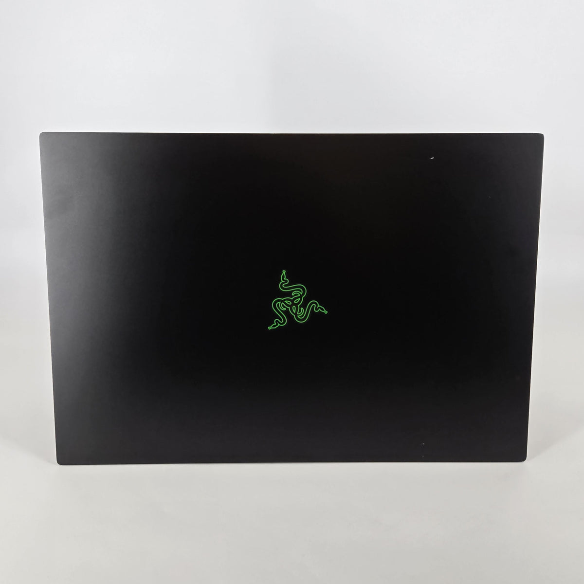 Razer Blade 18 2023 Black 2.2 GHz Intel Core i9 13th Gen. 32GB RAM 1TB Solid State Drive NVIDIA GeForce RTX 4080 12 GB