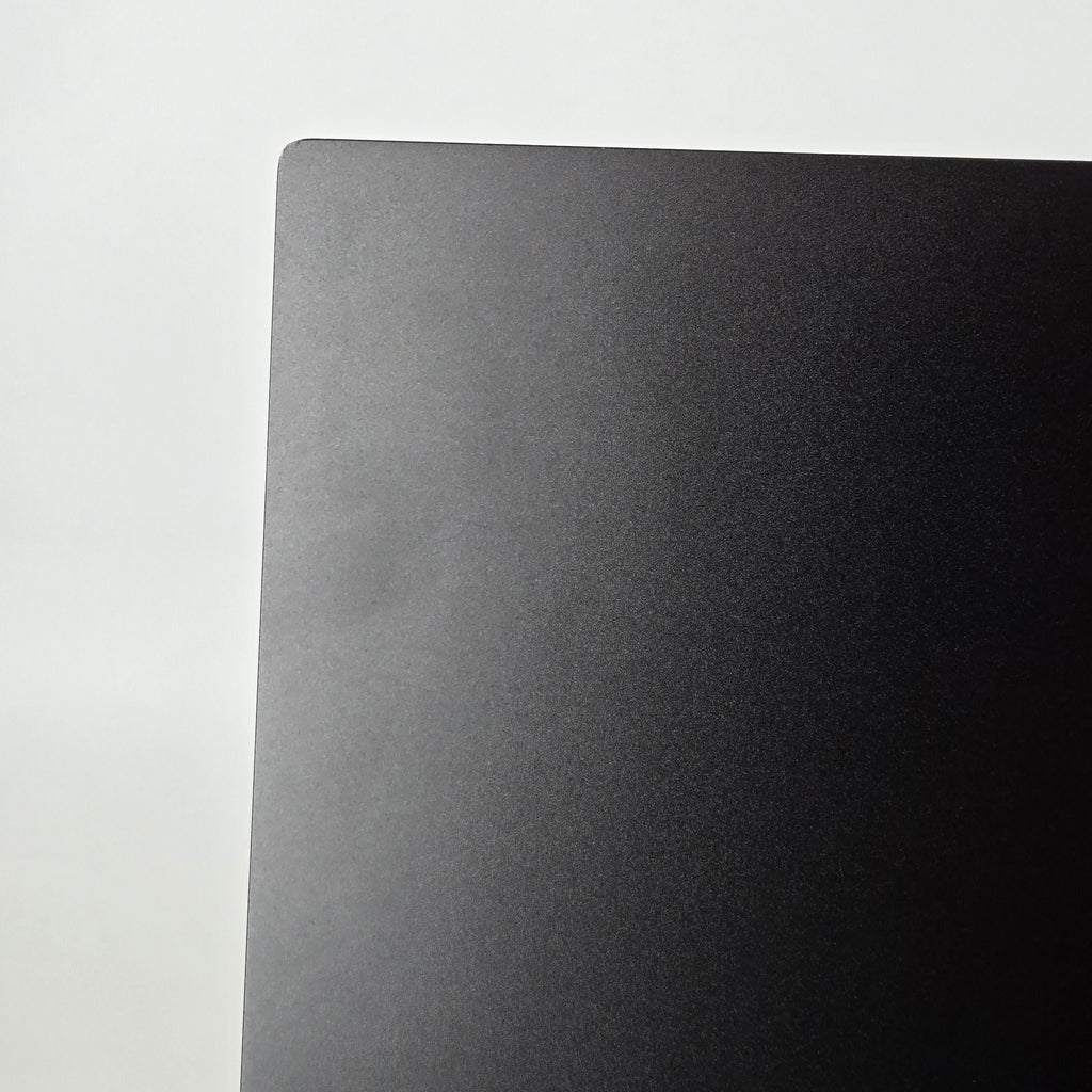 Razer Blade 18 2023 Black 2.2 GHz Intel Core i9 13th Gen. 32GB RAM 1TB Solid State Drive NVIDIA GeForce RTX 4080 12 GB