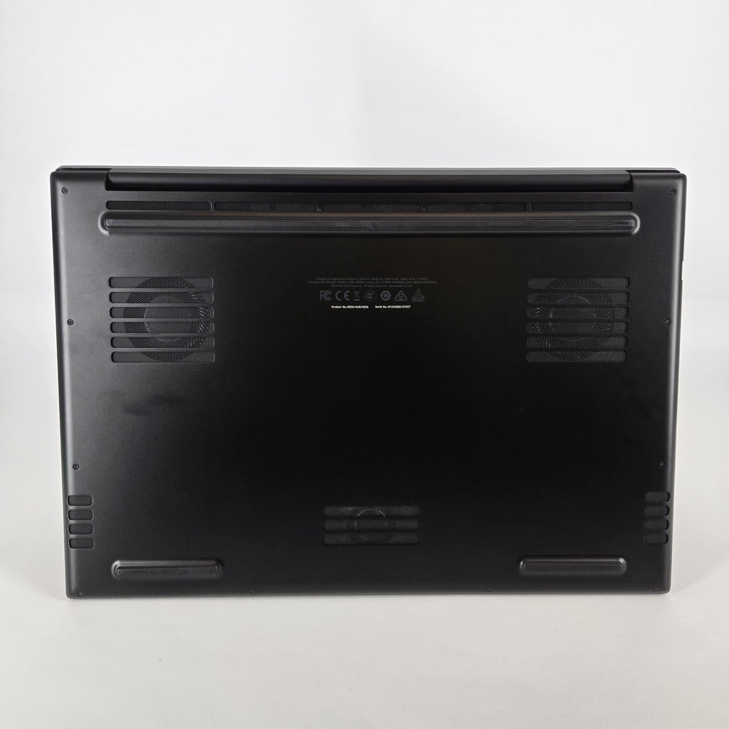 Razer Blade 18 2023 Black 2.2 GHz Intel Core i9 13th Gen. 32GB RAM 1TB Solid State Drive NVIDIA GeForce RTX 4080 12 GB