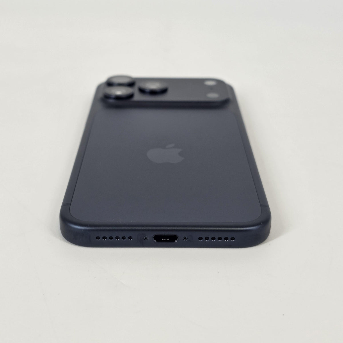 iPhone 17 Pro Max 1TB Deep Blue (Spectrum)