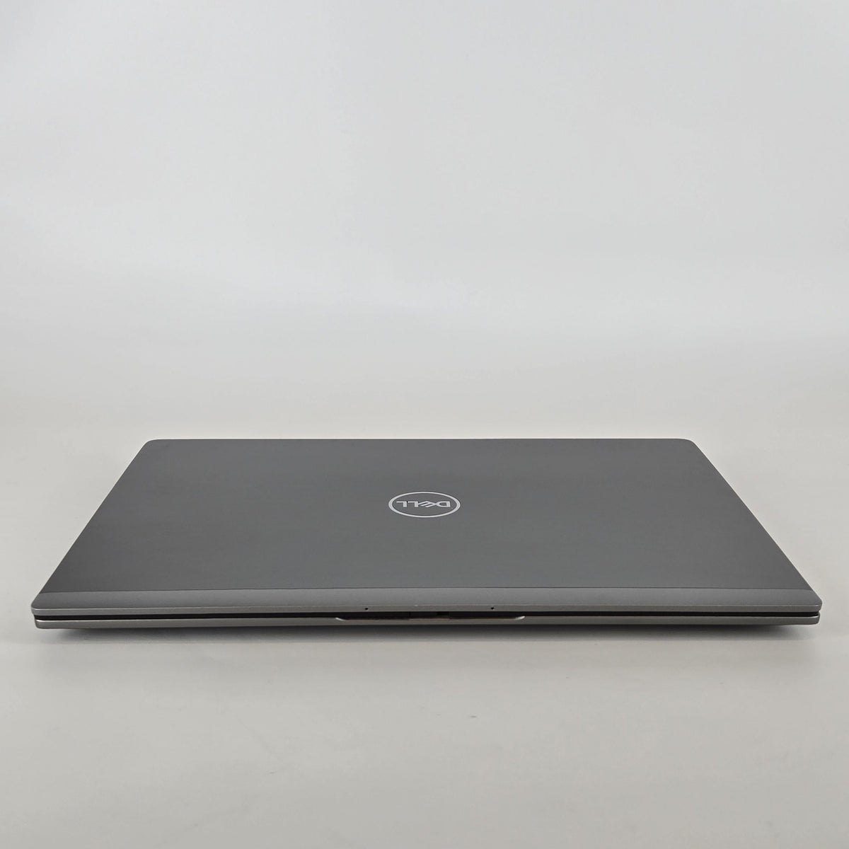 Dell Latitude 7440 14 Gray 1.8 GHz Intel Core i7 13th Gen. 32GB RAM 256GB Solid State Drive