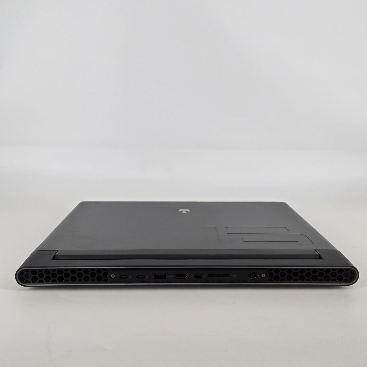 Dell Alienware M16 R1 Black 3.0 GHz AMD Ryzen 9 7845HX 16GB RAM 1TB Solid State Drive NVIDIA GeForce RTX 4080 12 GB