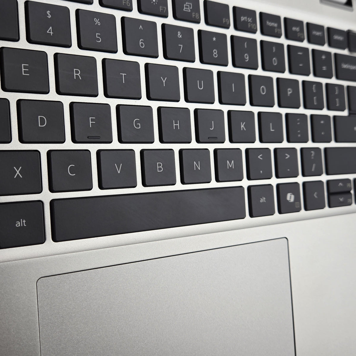 Dell Pro 14 Plus PB14250 Silver 2.1 GHz Intel Core Ultra 5 Series 2 32GB RAM 256GB Solid State Drive