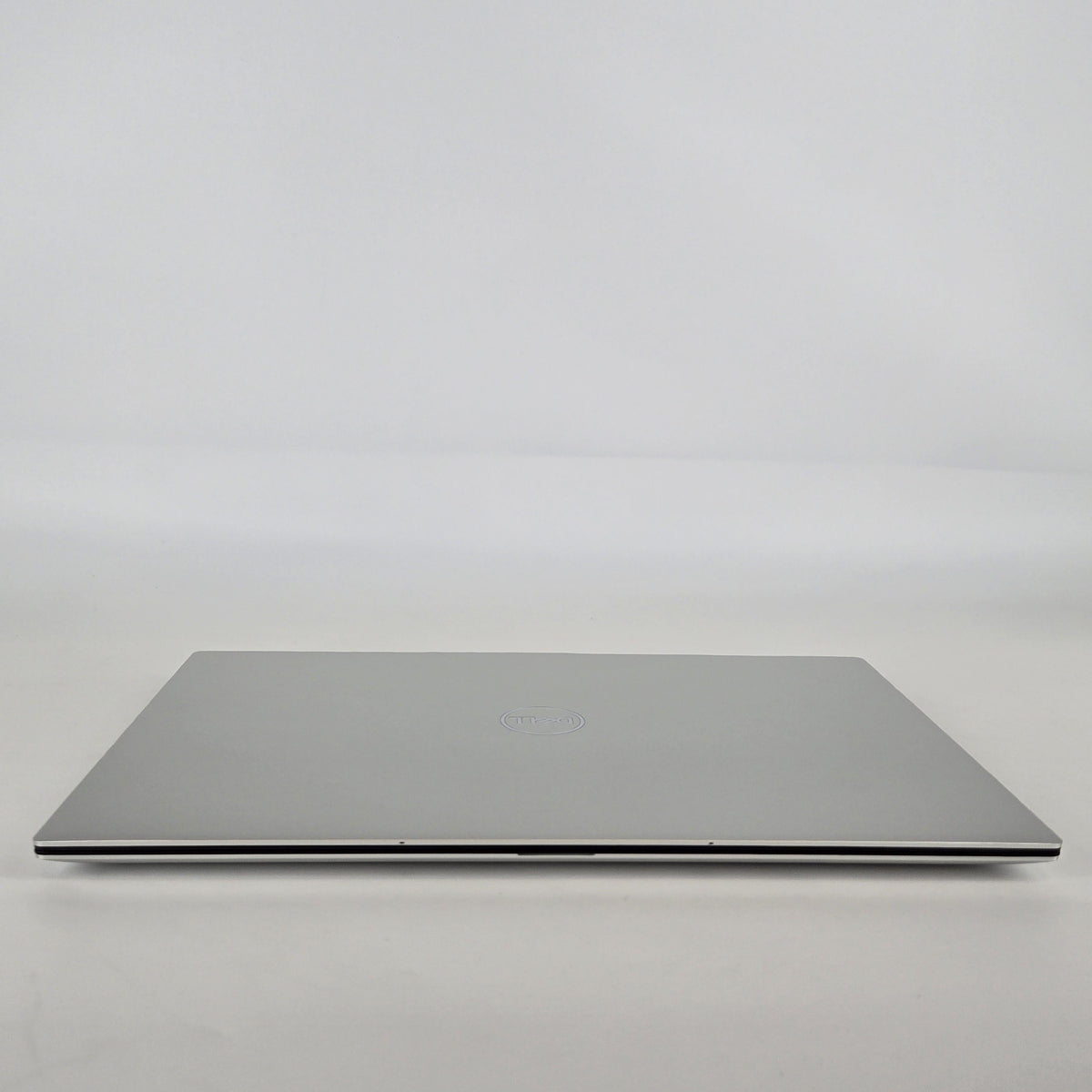 Dell XPS 15 9530 Silver 2.4 GHz Intel Core i7 13th Gen. 32GB RAM 1TB Solid State Drive
