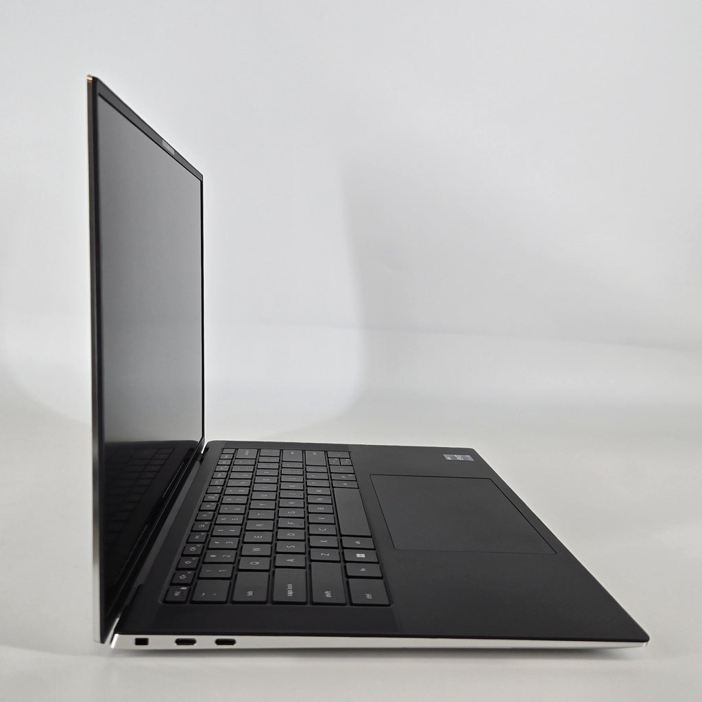 Dell XPS 15 9530 Silver 2.4 GHz Intel Core i7 13th Gen. 32GB RAM 1TB Solid State Drive