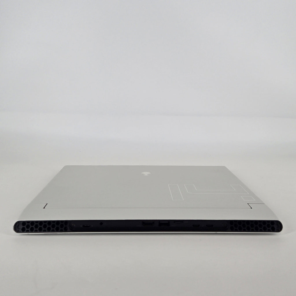 Dell Alienware X14 R1 White 2.3 GHz Intel Core i7 12th Gen. 32GB RAM 1TB Solid State Drive NVIDIA GeForce RTX 3060 6 GB