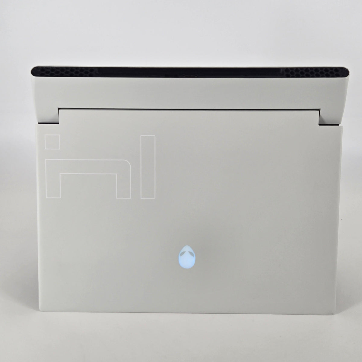 Dell Alienware X14 R1 White 2.3 GHz Intel Core i7 12th Gen. 32GB RAM 1TB Solid State Drive NVIDIA GeForce RTX 3060 6 GB