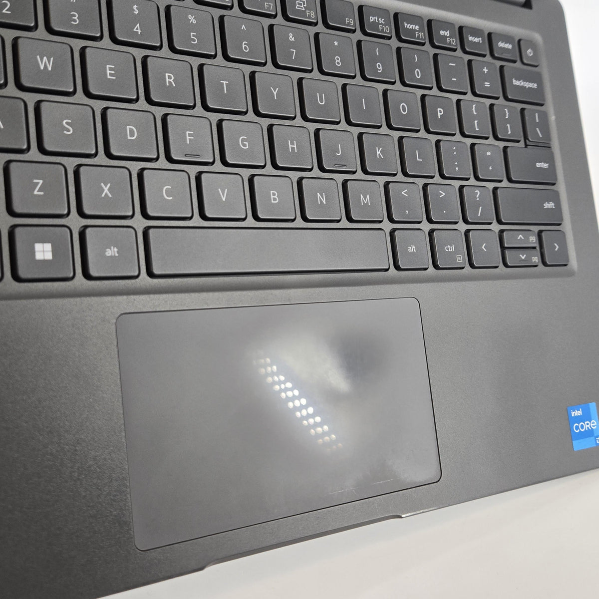 Dell Latitude 3440 14 Gray 1.2 GHz Intel Core i3 13th Gen. 8GB RAM 256GB Solid State Drive