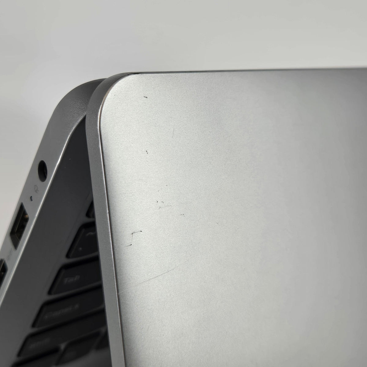Lenovo IdeaPad 1 15.6 Cloud Grey 2.1 GHz AMD Ryzen 7 5700U 12GB RAM 512GB Solid State Drive