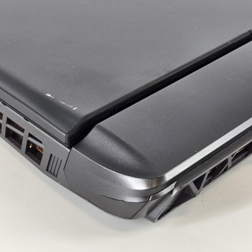 MSI Vector 17 HX 17 Gray 2.2 GHz Intel Core i9 14th Gen. 32GB RAM 1TB Solid State Drive NVIDIA GeForce RTX 4070 8 GB