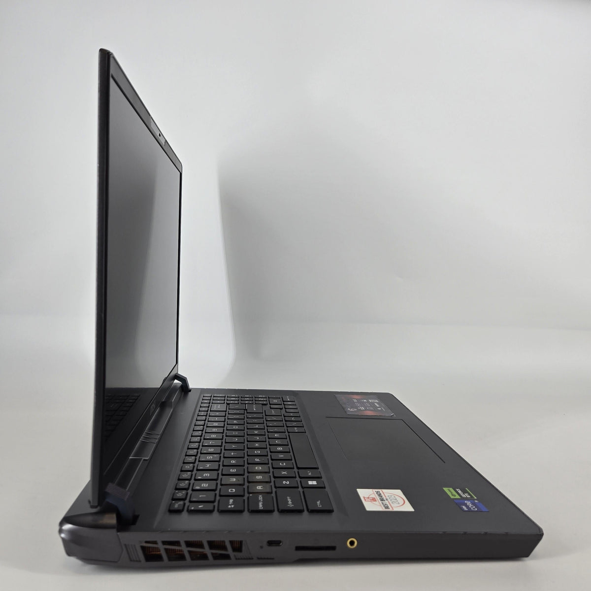 MSI Vector 17 HX 17 Gray 2.2 GHz Intel Core i9 14th Gen. 32GB RAM 1TB Solid State Drive NVIDIA GeForce RTX 4070 8 GB