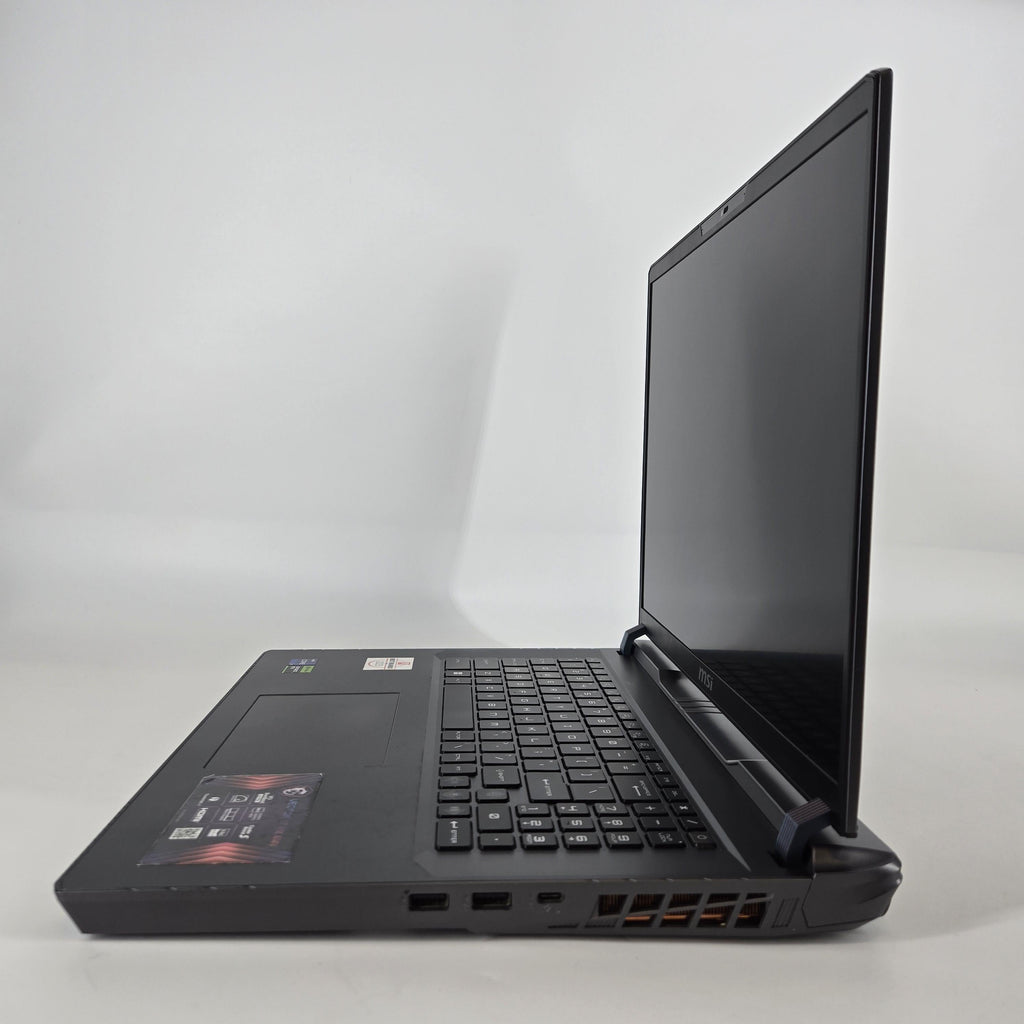 MSI Vector 17 HX 17 Gray 2.2 GHz Intel Core i9 14th Gen. 32GB RAM 1TB Solid State Drive NVIDIA GeForce RTX 4070 8 GB
