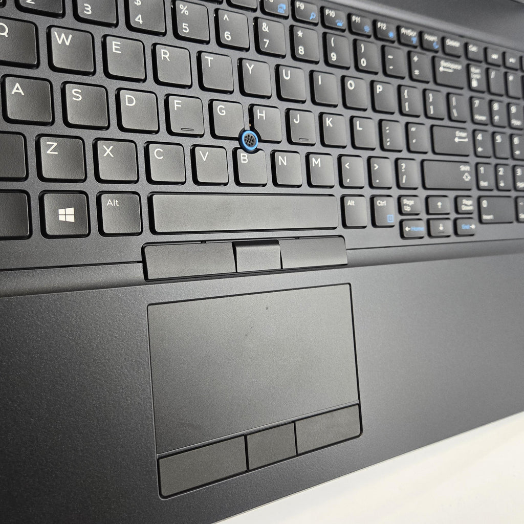 Dell Precision 7520 15.6 Gray 2.7 GHz Intel Core i7 6th Gen. 16GB RAM 512GB Hard Disk Drive