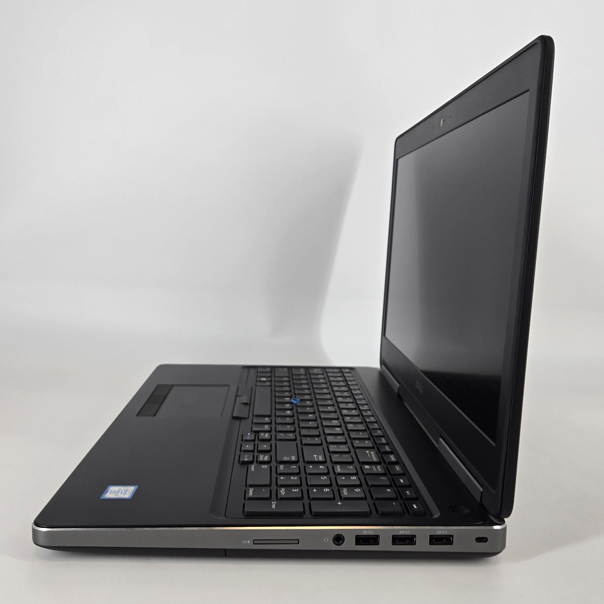 Dell Precision 7520 15.6 Gray 2.7 GHz Intel Core i7 6th Gen. 16GB RAM 512GB Hard Disk Drive