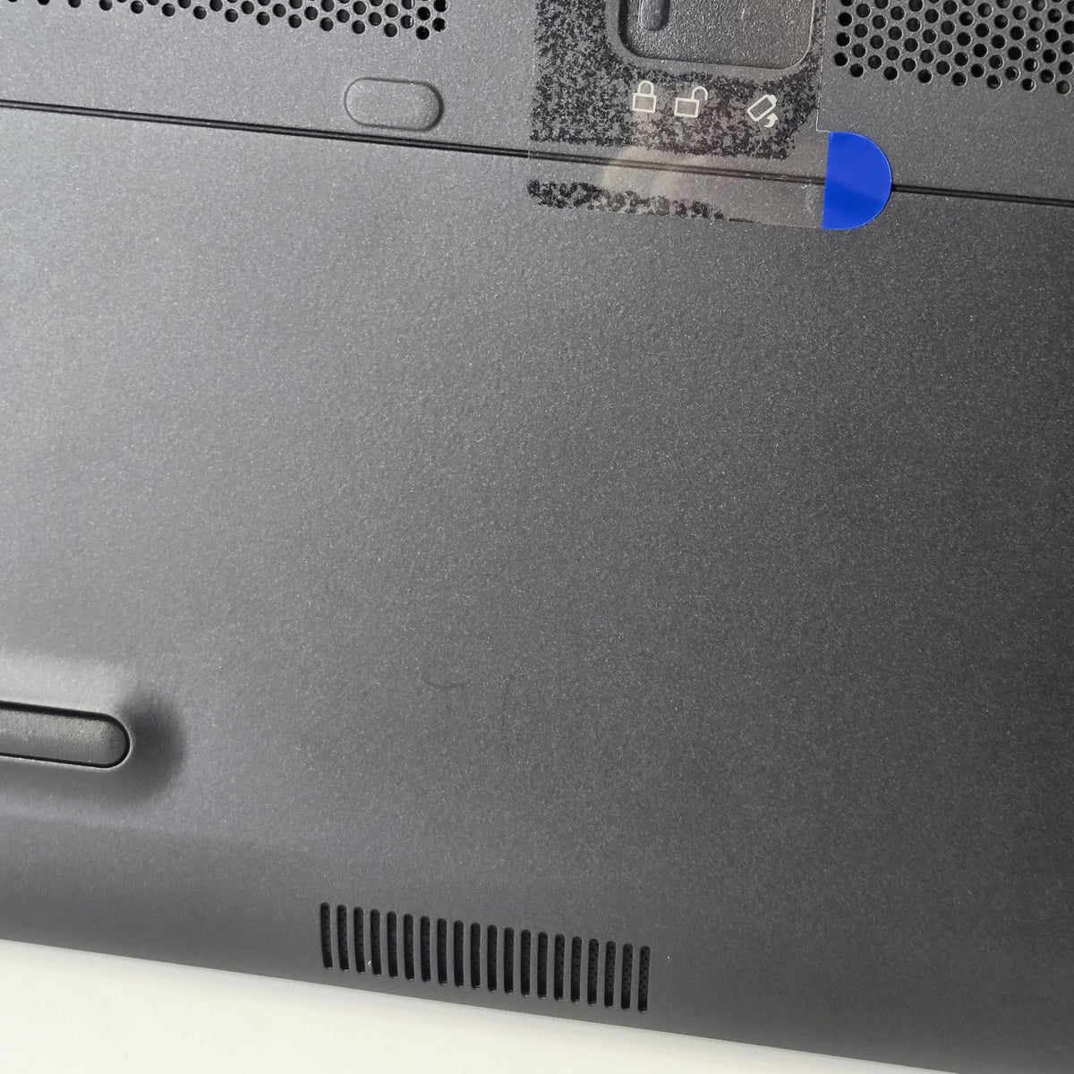 Dell Precision 7520 15.6 Gray 2.7 GHz Intel Core i7 6th Gen. 16GB RAM 512GB Hard Disk Drive