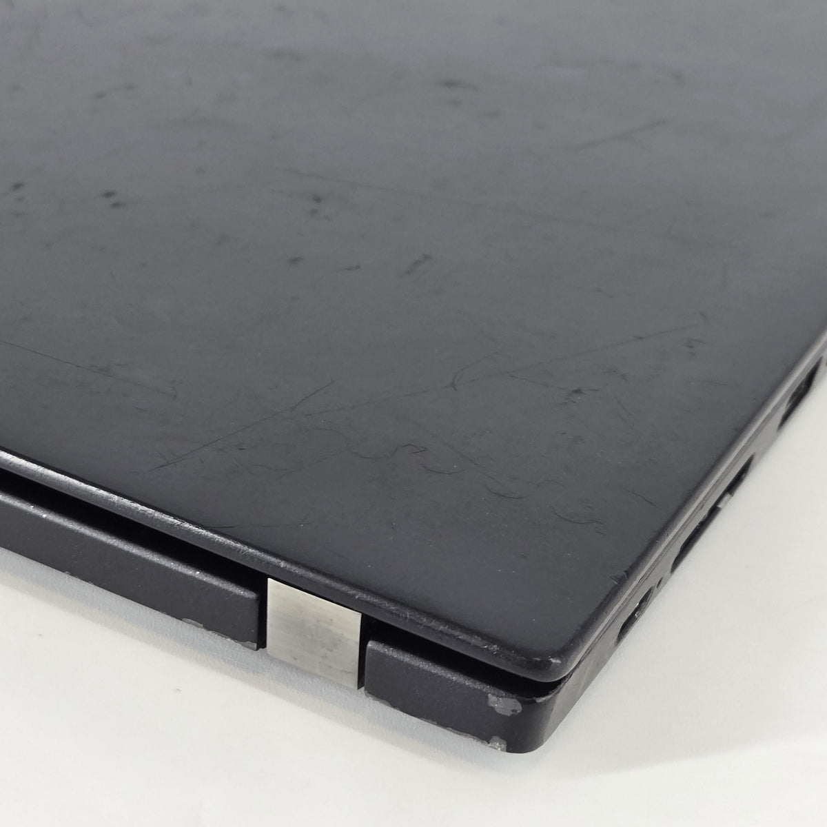 Lenovo ThinkPad T490s 14 Black 1.8 GHz Intel Core i7 8th Gen. 16GB RAM 512GB Solid State Drive