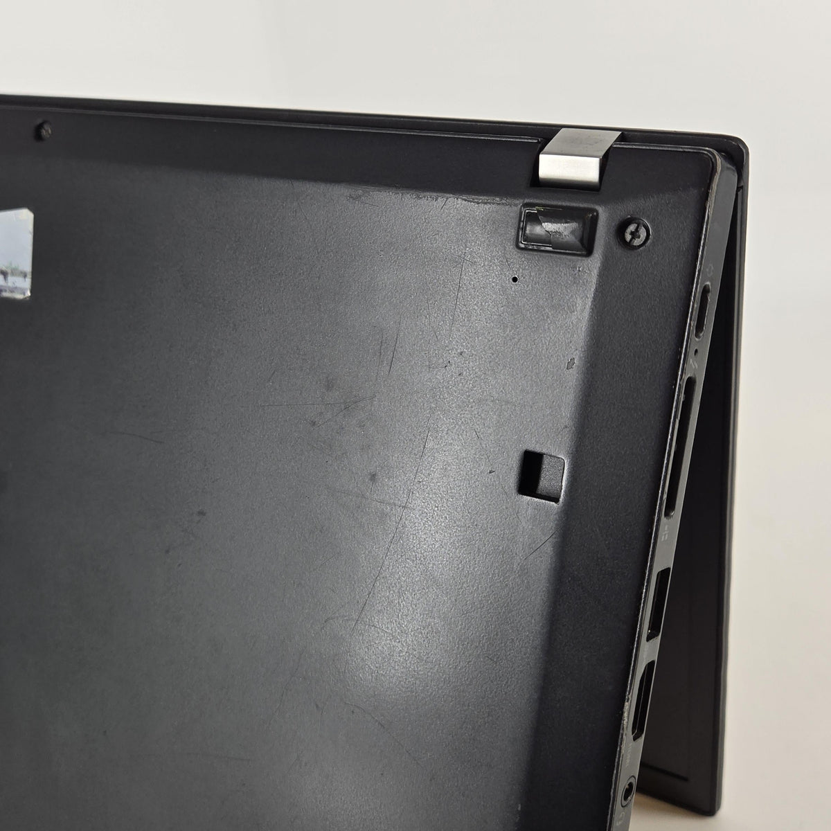 Lenovo ThinkPad T490s 14 Black 1.8 GHz Intel Core i7 8th Gen. 16GB RAM 512GB Solid State Drive