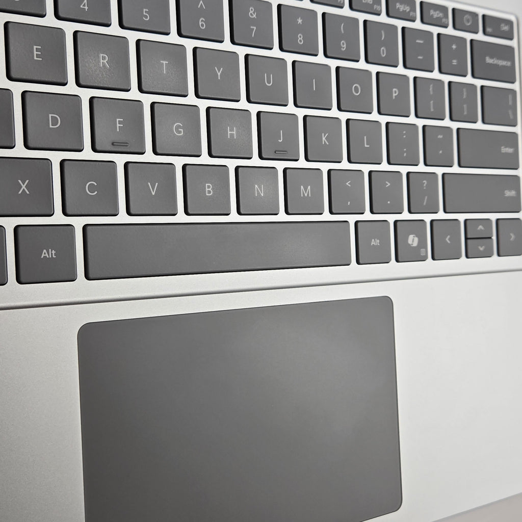 Surface Laptop 7 13.8 Platinum WiFi 3.4 GHz Qualcomm Snapdragon X Elite 16GB RAM 512GB Solid State Drive