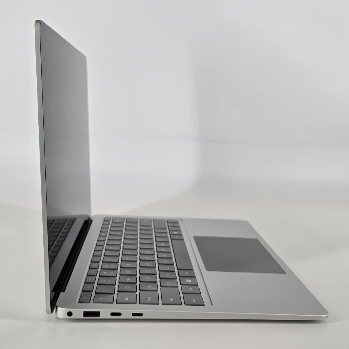 Surface Laptop 7 13.8 Platinum WiFi 3.4 GHz Qualcomm Snapdragon X Elite 16GB RAM 512GB Solid State Drive