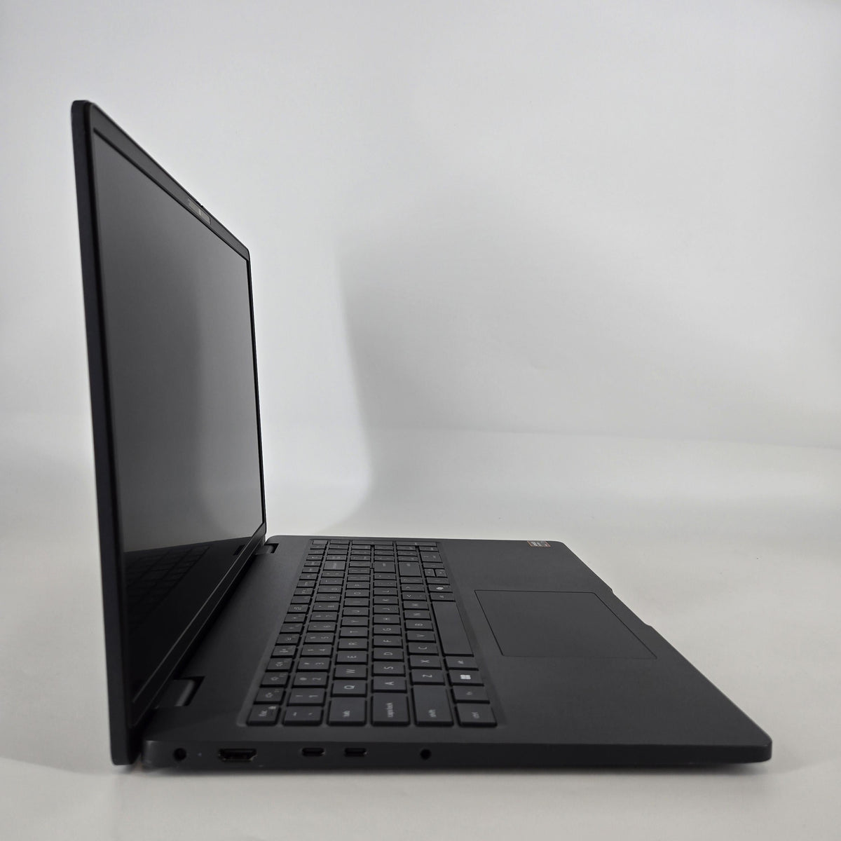 Pro 16 PC16255 Magnetite 3.3 GHz AMD Ryzen 7 Pro 250 32GB RAM 1TB Solid State Drive