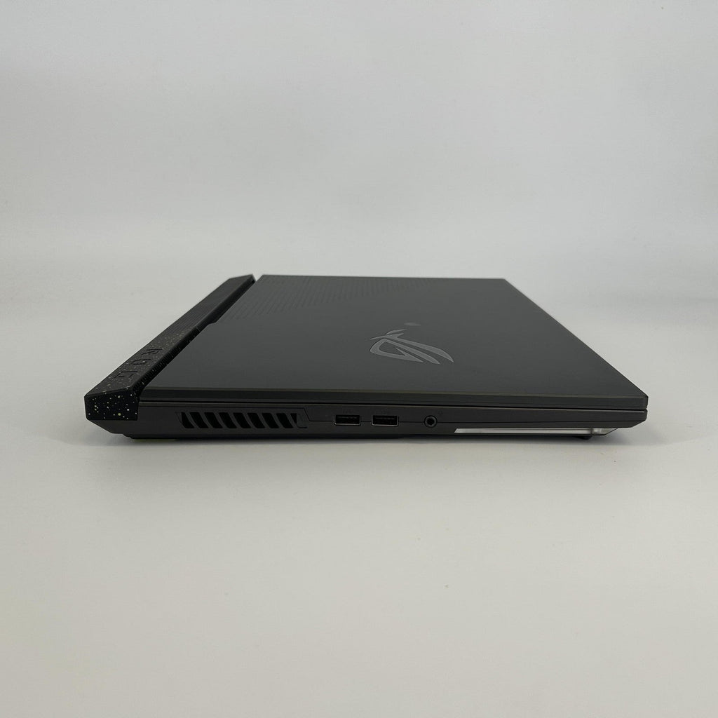 Asus ROG Strix G17 G713 17.3 Gray 3.0 GHz AMD Ryzen 9 7845HX 16GB RAM 1TB Solid State Drive NVIDIA GeForce RTX 4060 8 GB