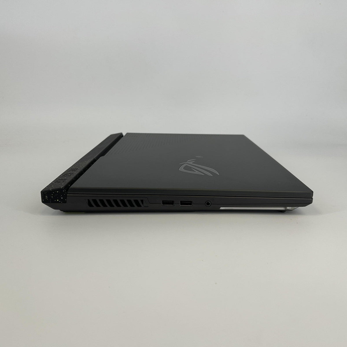 Asus ROG Strix G17 G713 17.3 Gray 3.0 GHz AMD Ryzen 9 7845HX 16GB RAM 1TB Solid State Drive NVIDIA GeForce RTX 4060 8 GB