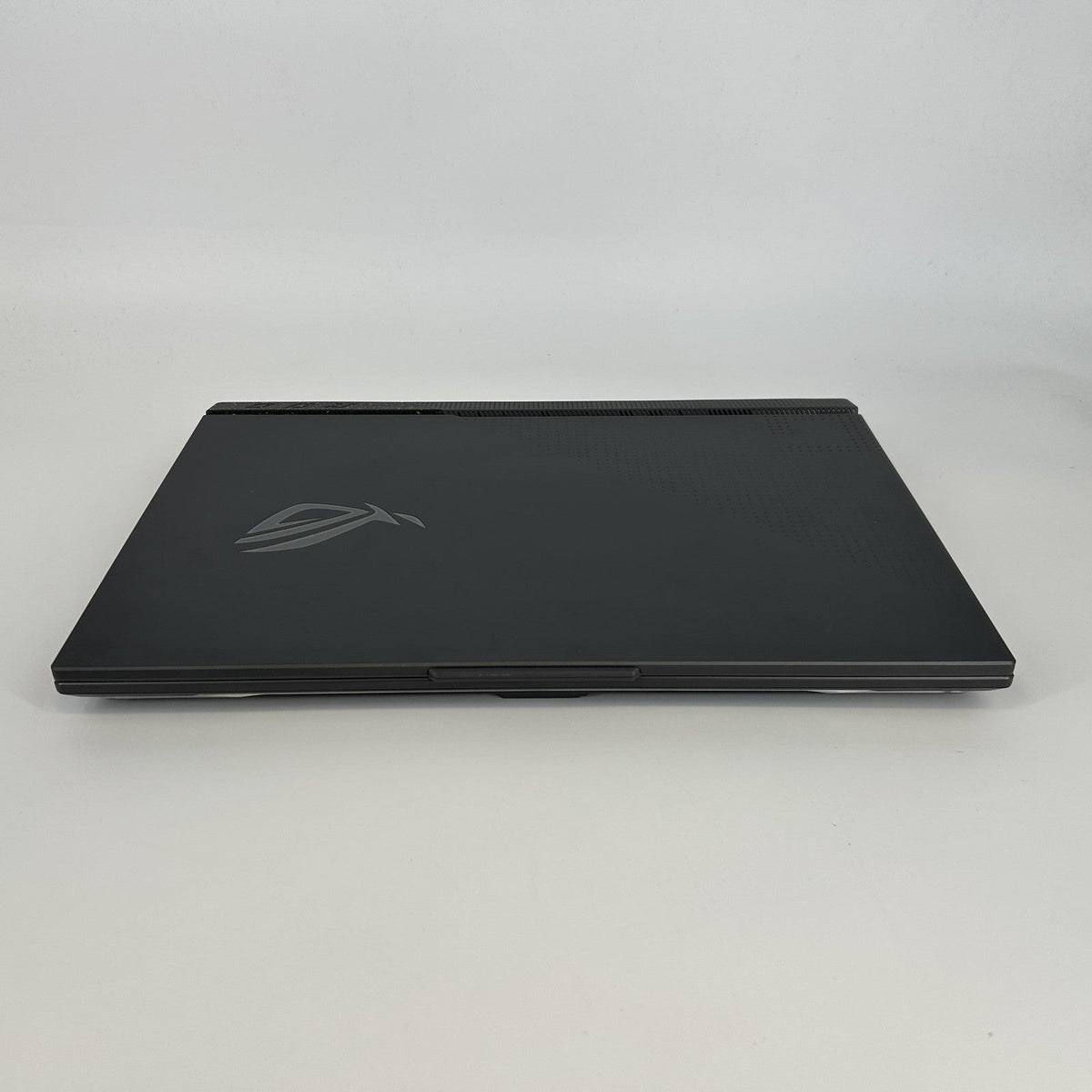 Asus ROG Strix G17 G713 17.3 Gray 3.0 GHz AMD Ryzen 9 7845HX 16GB RAM 1TB Solid State Drive NVIDIA GeForce RTX 4060 8 GB