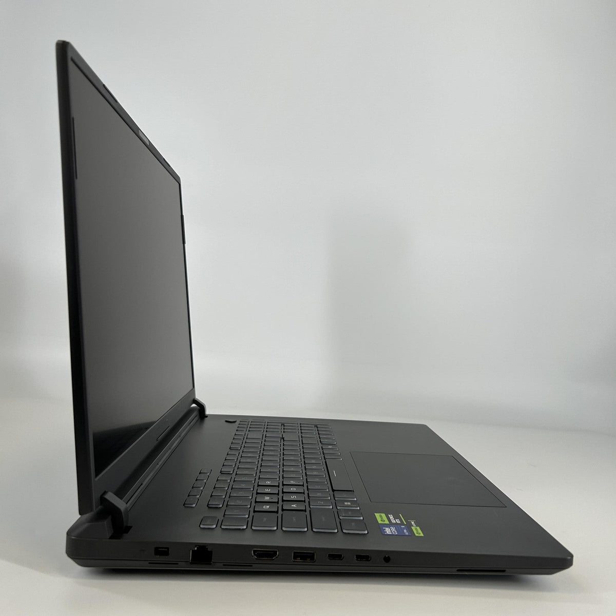 Asus ROG Strix G18 G815 18 Black 2.7 GHz Intel Core Ultra 9 Series 2 32GB RAM 2TB Solid State Drive NVIDIA GeForce RTX 5070 8 GB