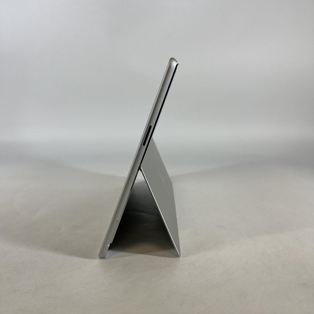 Microsoft Surface Pro 9 13 Platinum WiFi 2.7 GHz Intel Core i7 12th Gen. 16GB RAM 256GB Solid State Drive
