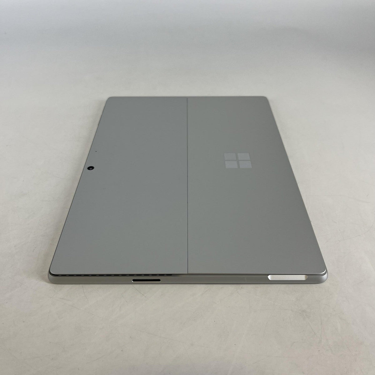 Microsoft Surface Pro 9 13 Platinum WiFi 2.7 GHz Intel Core i7 12th Gen. 16GB RAM 256GB Solid State Drive