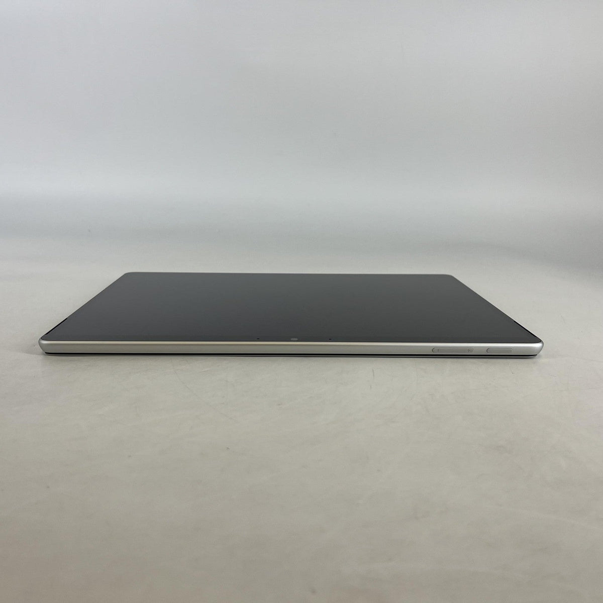 Microsoft Surface Pro 9 13 Platinum WiFi 2.7 GHz Intel Core i7 12th Gen. 16GB RAM 256GB Solid State Drive