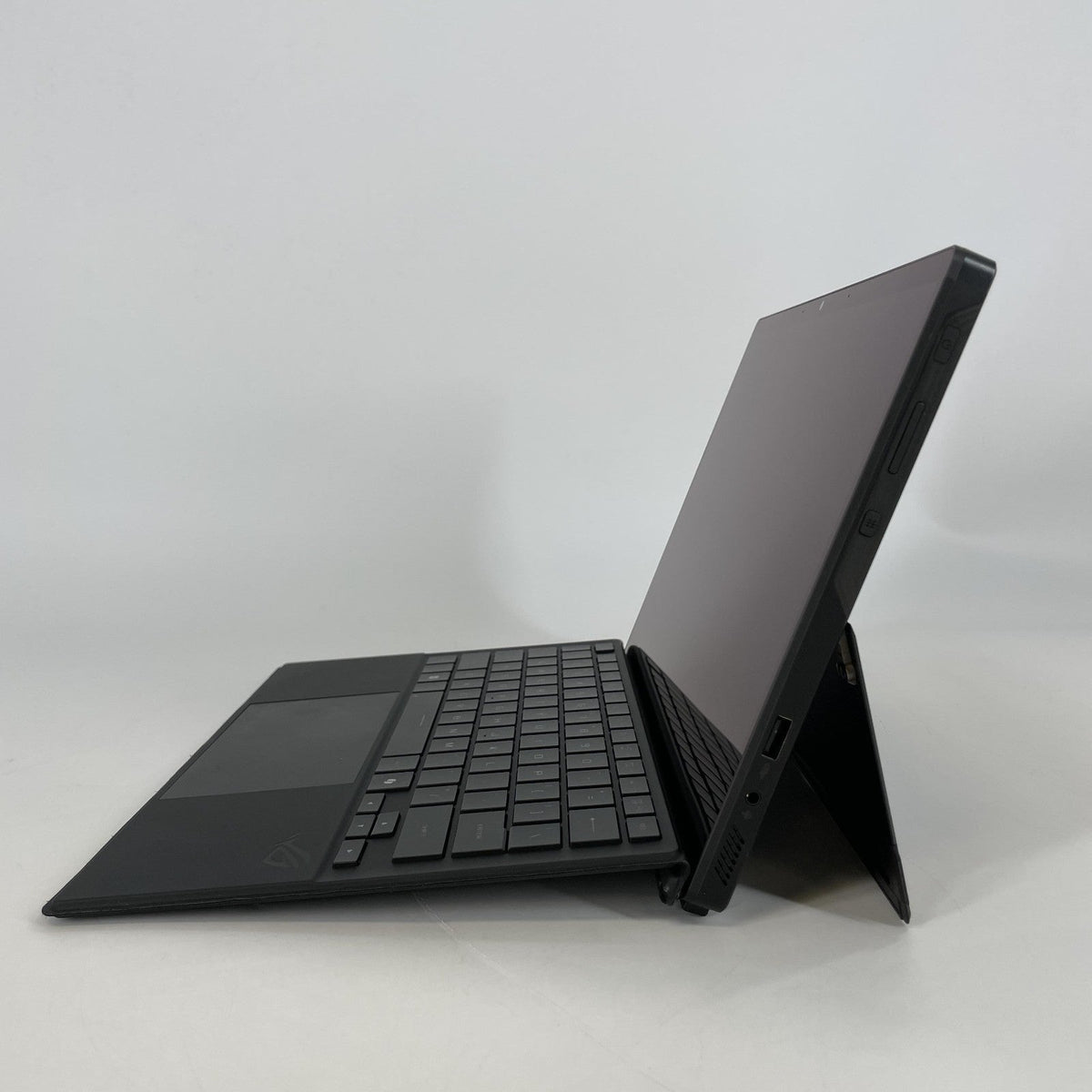 Asus ROG Flow Z13 GZ302 13.4 Black 3.0 GHz AMD Ryzen AI MAX+ 395 32GB RAM 2TB Solid State Drive
