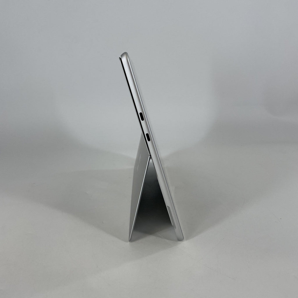 Microsoft Surface Pro 11 13 Silver WiFi 3.4 GHz Qualcomm Snapdragon X Plus 16GB RAM 256GB Solid State Drive