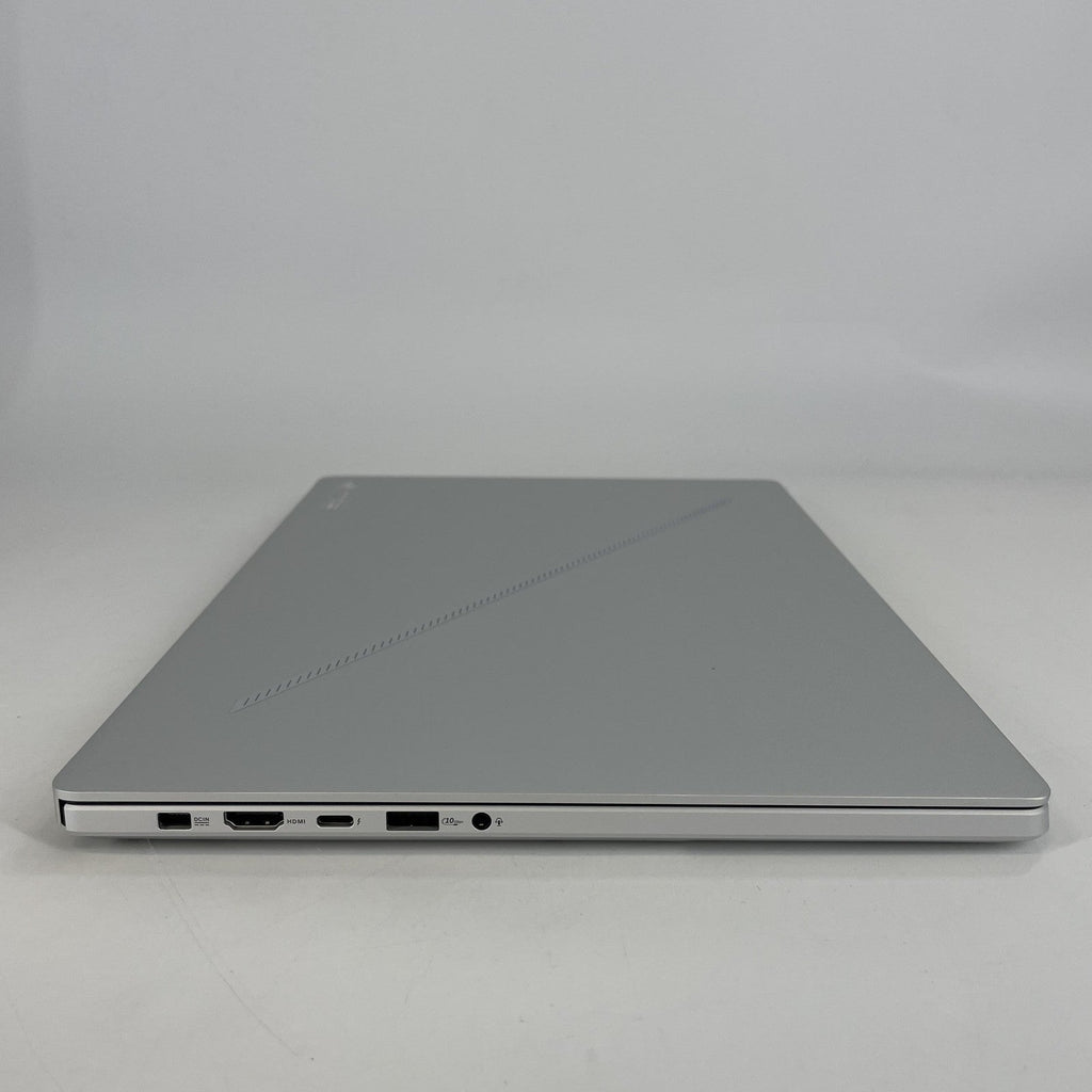 ROG Zephyrus G16 GU605 16 White 2.9 GHz Intel Core Ultra 9 Series 2 32GB RAM 2TB Solid State Drive NVIDIA GeForce RTX 5070 Ti 12 GB