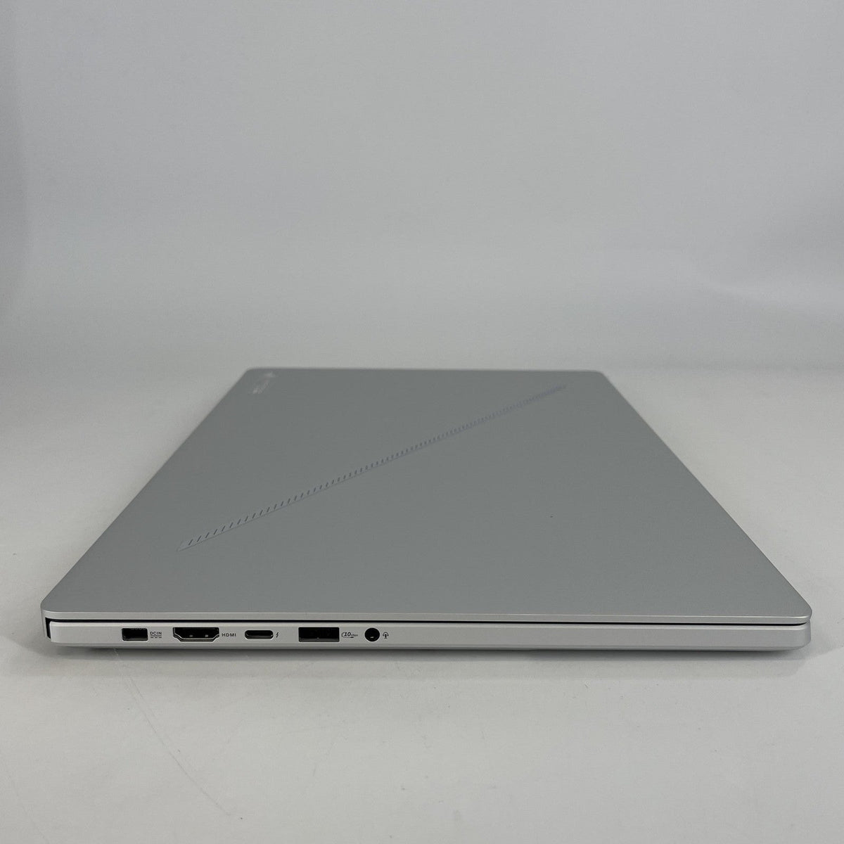 ROG Zephyrus G16 GU605 16 White 2.9 GHz Intel Core Ultra 9 Series 2 32GB RAM 2TB Solid State Drive NVIDIA GeForce RTX 5070 Ti 12 GB