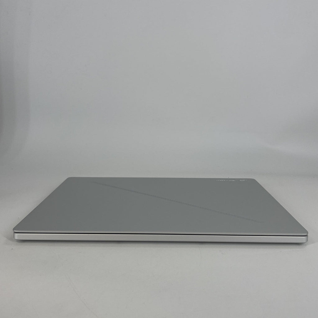 ROG Zephyrus G16 GU605 16 White 2.9 GHz Intel Core Ultra 9 Series 2 32GB RAM 2TB Solid State Drive NVIDIA GeForce RTX 5070 Ti 12 GB