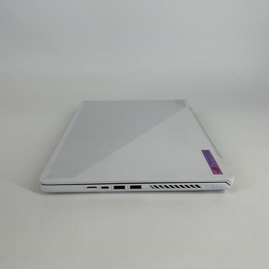 Asus ROG Zephyrus G14 GA402 14 White 4.0 GHz AMD Ryzen 9 7940HS 16GB RAM 512GB Solid State Drive NVIDIA GeForce RTX 4060 8 GB