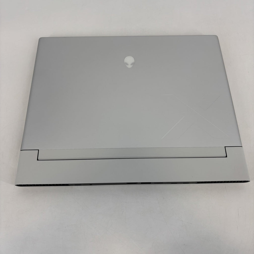 Dell Alienware X14 R2 Silver 2.4 GHz Intel Core i7 13th Gen. 32GB RAM 1TB Solid State Drive NVIDIA GeForce RTX 4060 8 GB