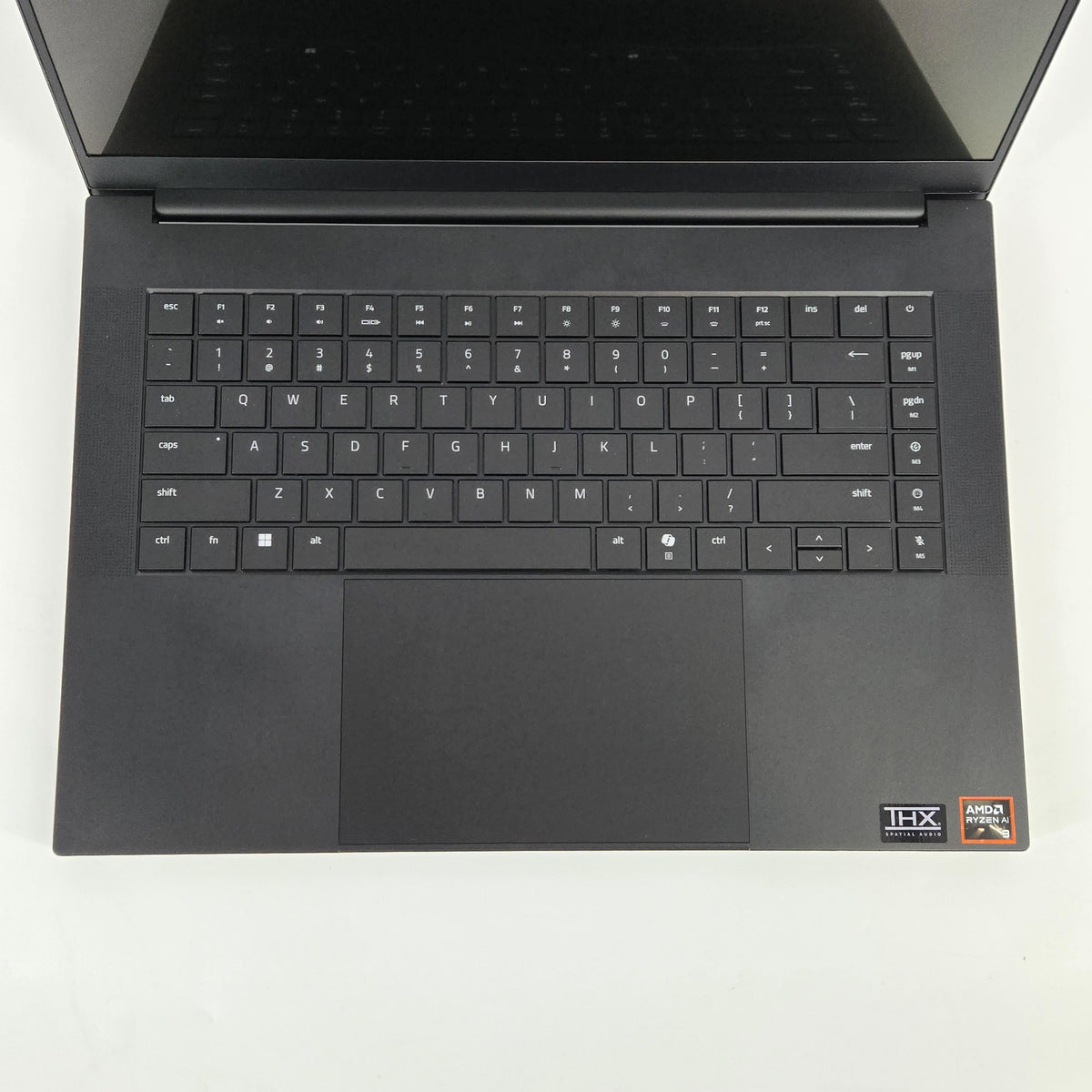 Razer Blade 16 2025 Black 2.0 GHz AMD Ryzen AI 9 365 16GB RAM 1TB Solid State Drive NVIDIA GeForce RTX 5060 8 GB