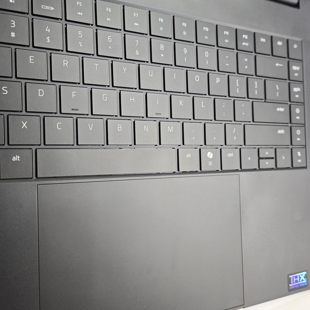 Razer Blade 16 2025 Black 2.0 GHz AMD Ryzen AI 9 365 16GB RAM 1TB Solid State Drive NVIDIA GeForce RTX 5060 8 GB